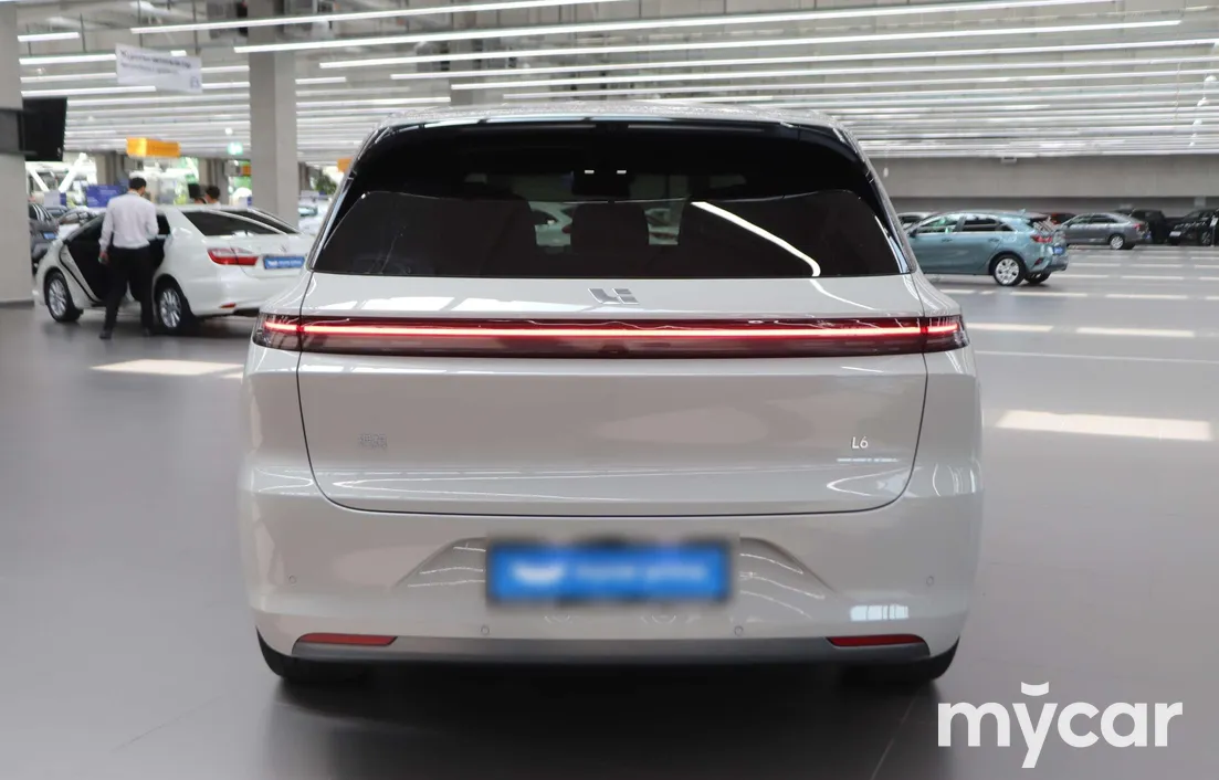 LiXiang L6 2025