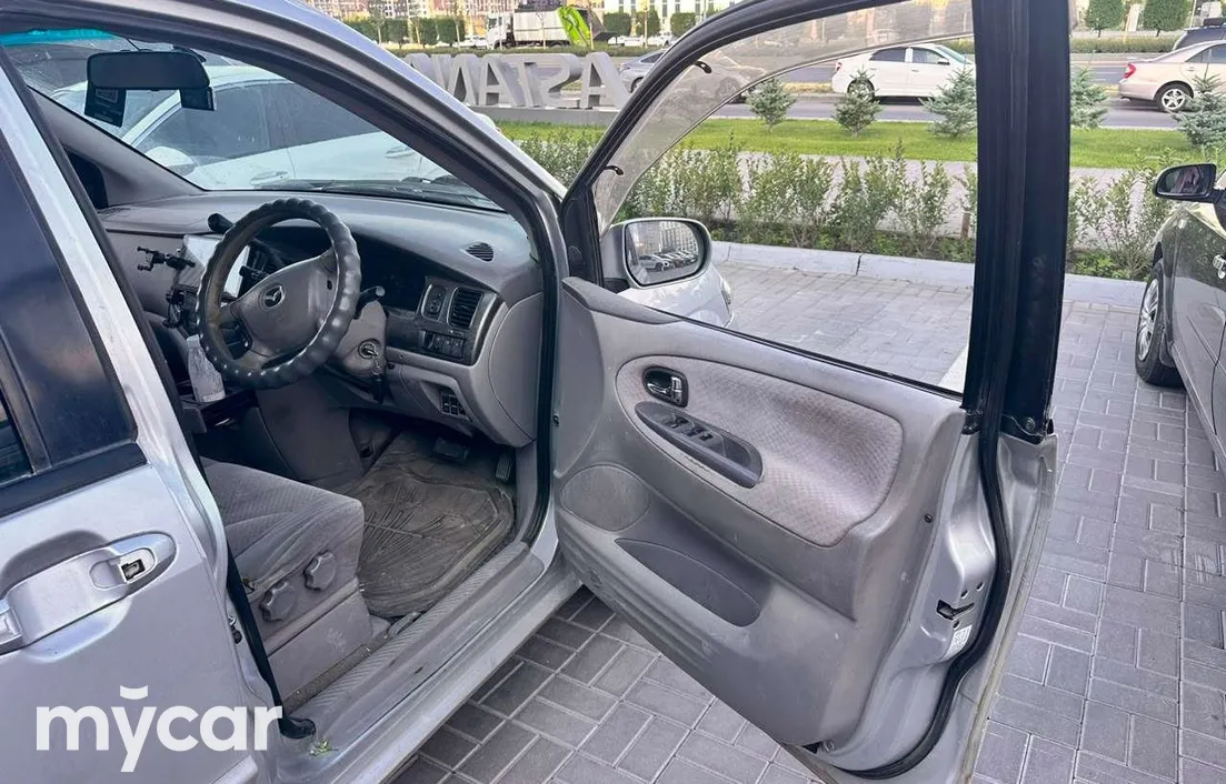 Mazda MPV 2002