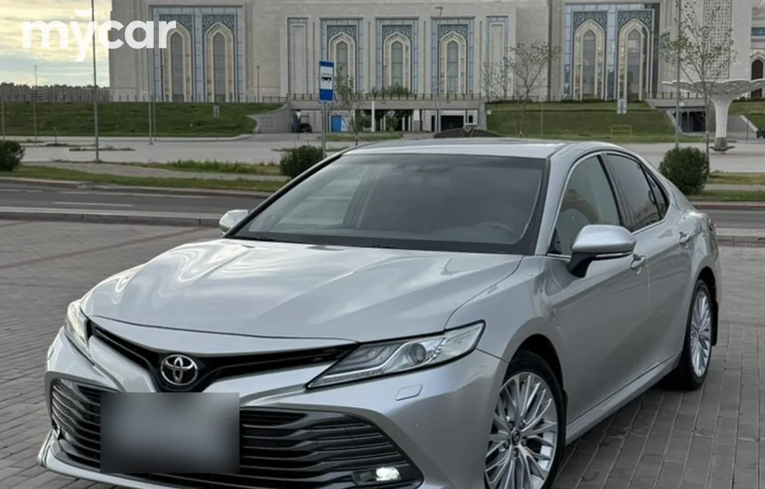 Toyota Camry 2019