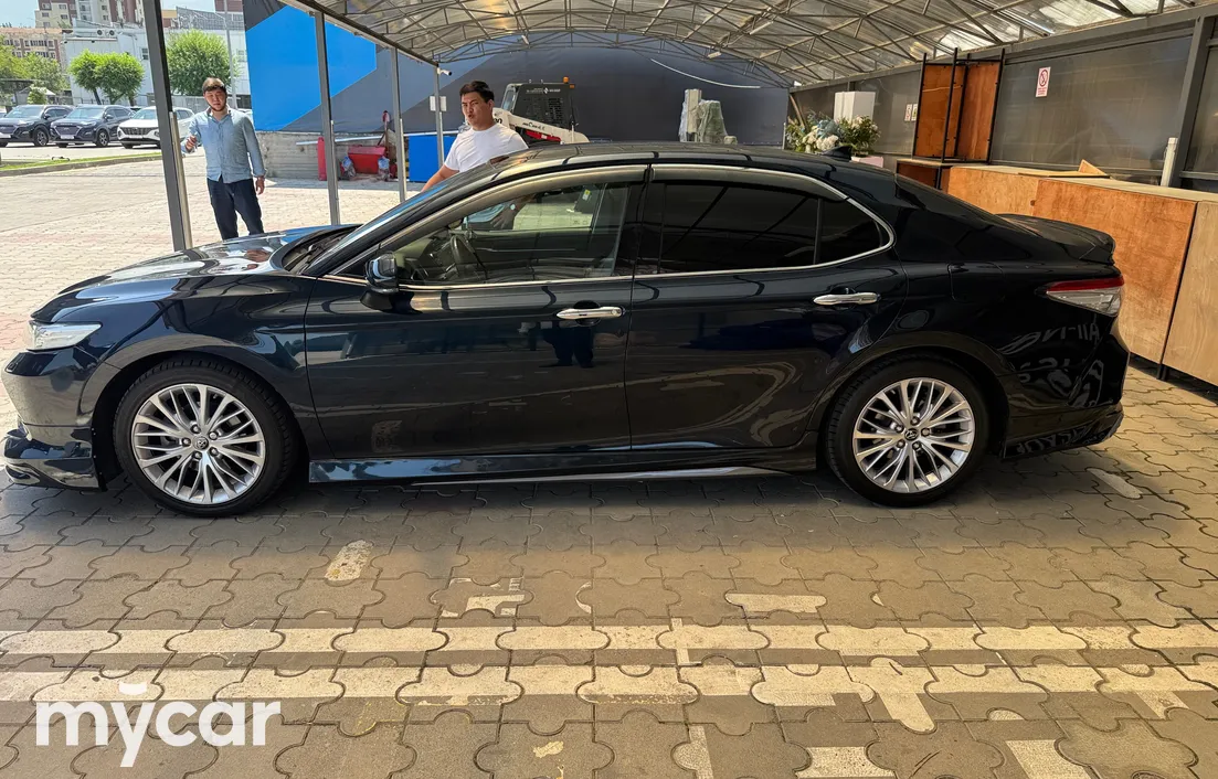 Toyota Camry 2019
