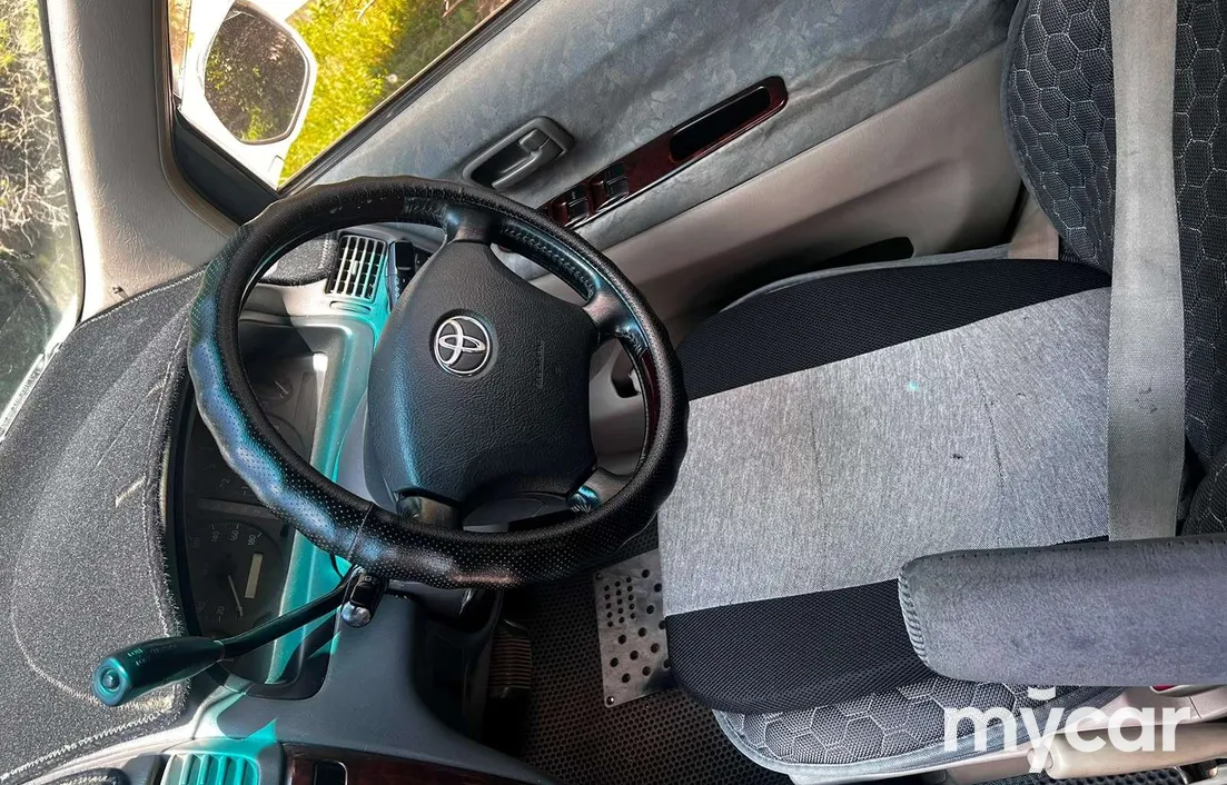 Toyota Gaia 1998