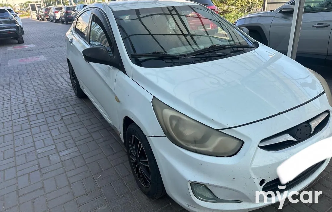Hyundai Accent 2012