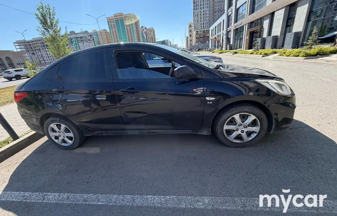 Hyundai Accent 2013