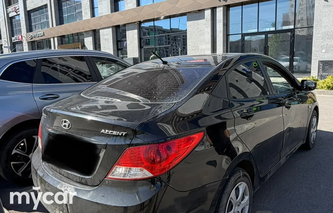 Hyundai Accent 2013