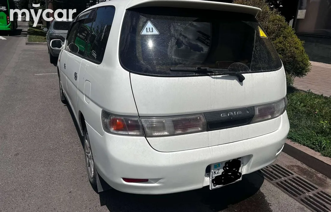 Toyota Gaia 1998
