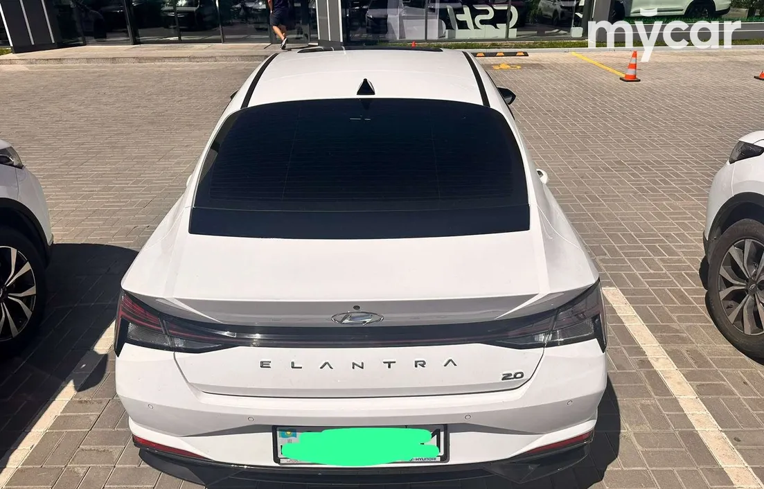 Hyundai Elantra 2023