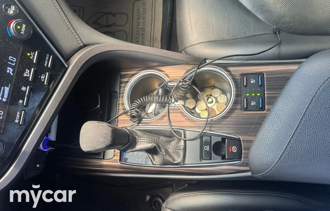 Toyota Camry 2019