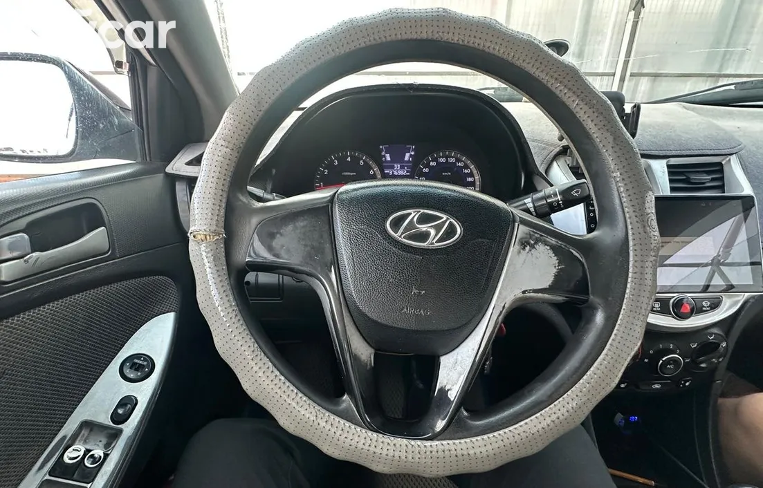 Hyundai Accent 2012