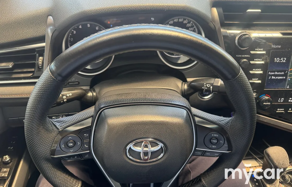 Toyota Camry 2019