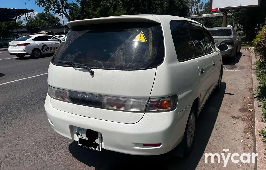 Toyota Gaia 1998