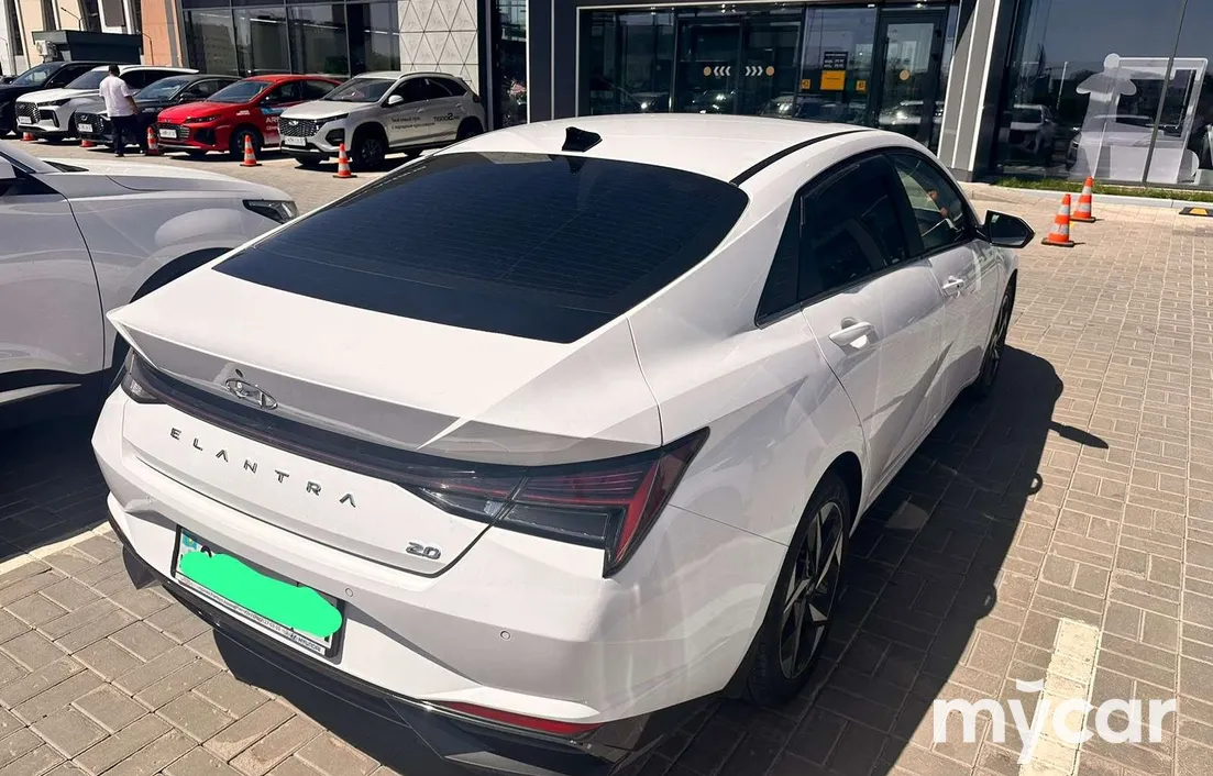 Hyundai Elantra 2023