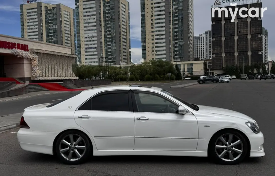 Toyota Crown 2005