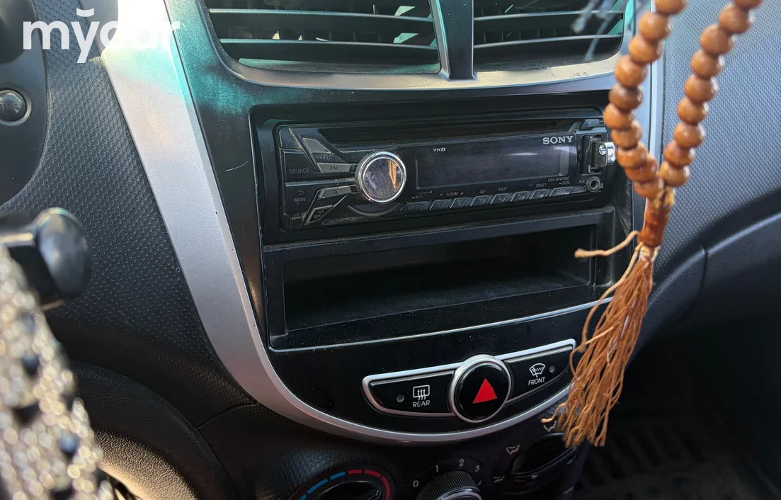 Hyundai Accent 2013