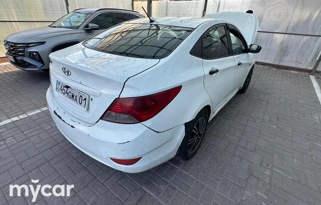 Hyundai Accent 2012