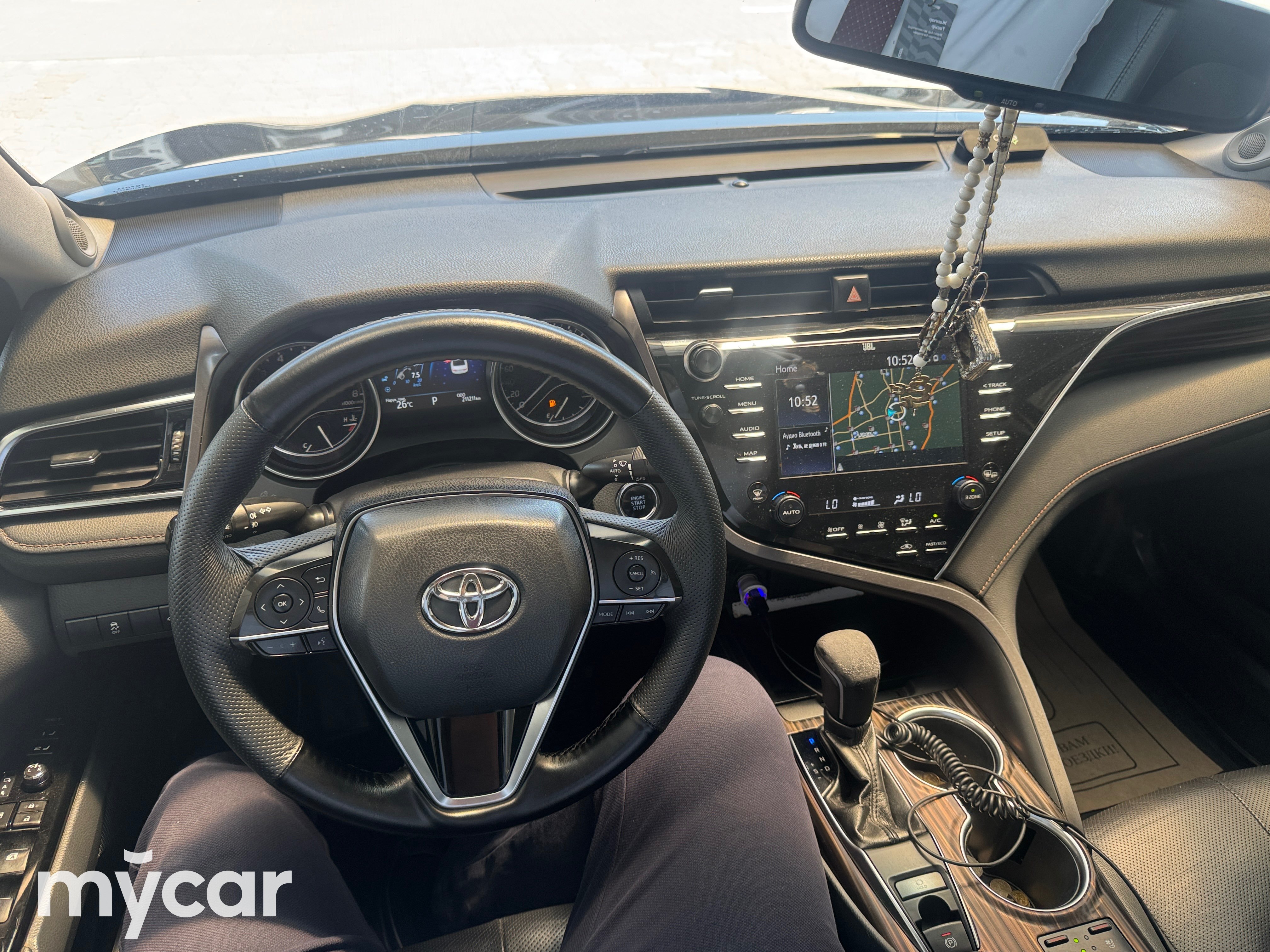 Toyota Camry 2019