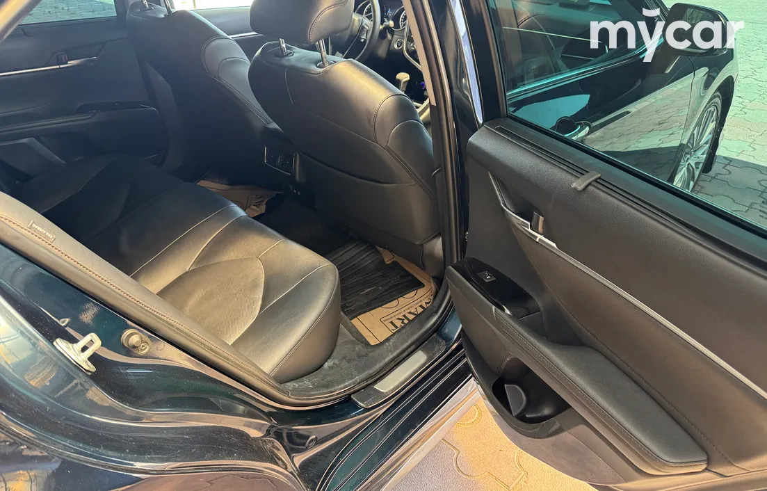 Toyota Camry 2019