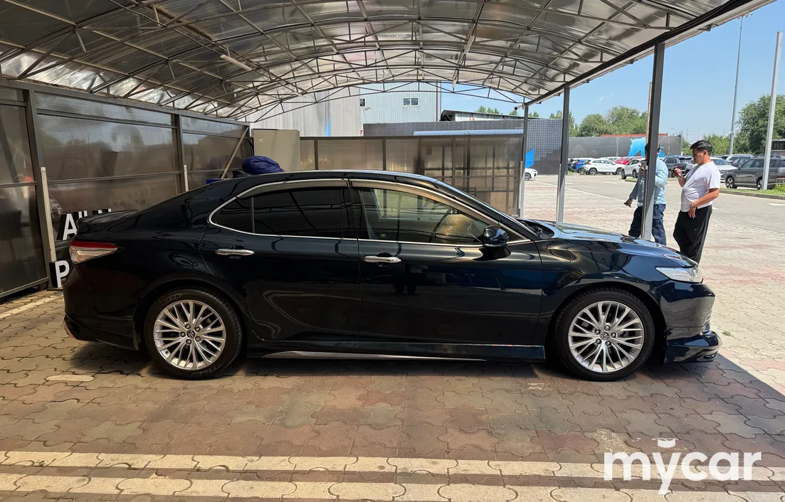 Toyota Camry 2019