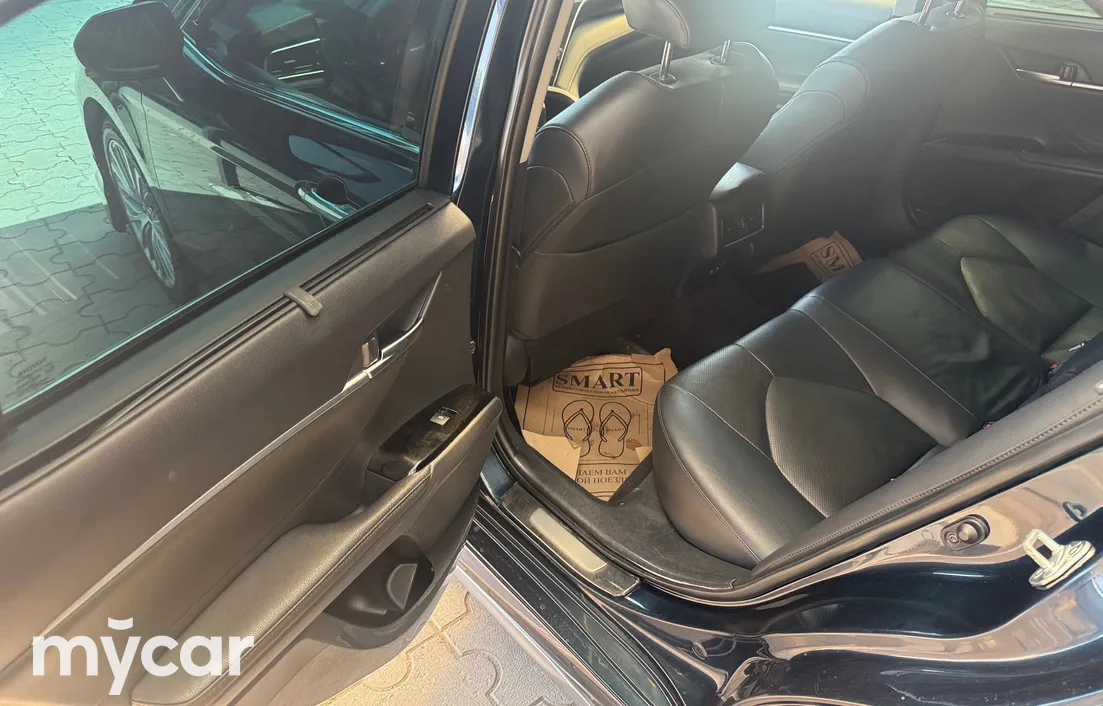 Toyota Camry 2019