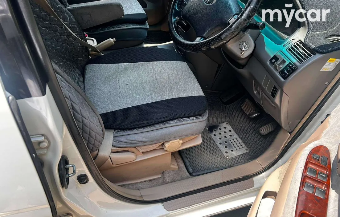 Toyota Gaia 1998