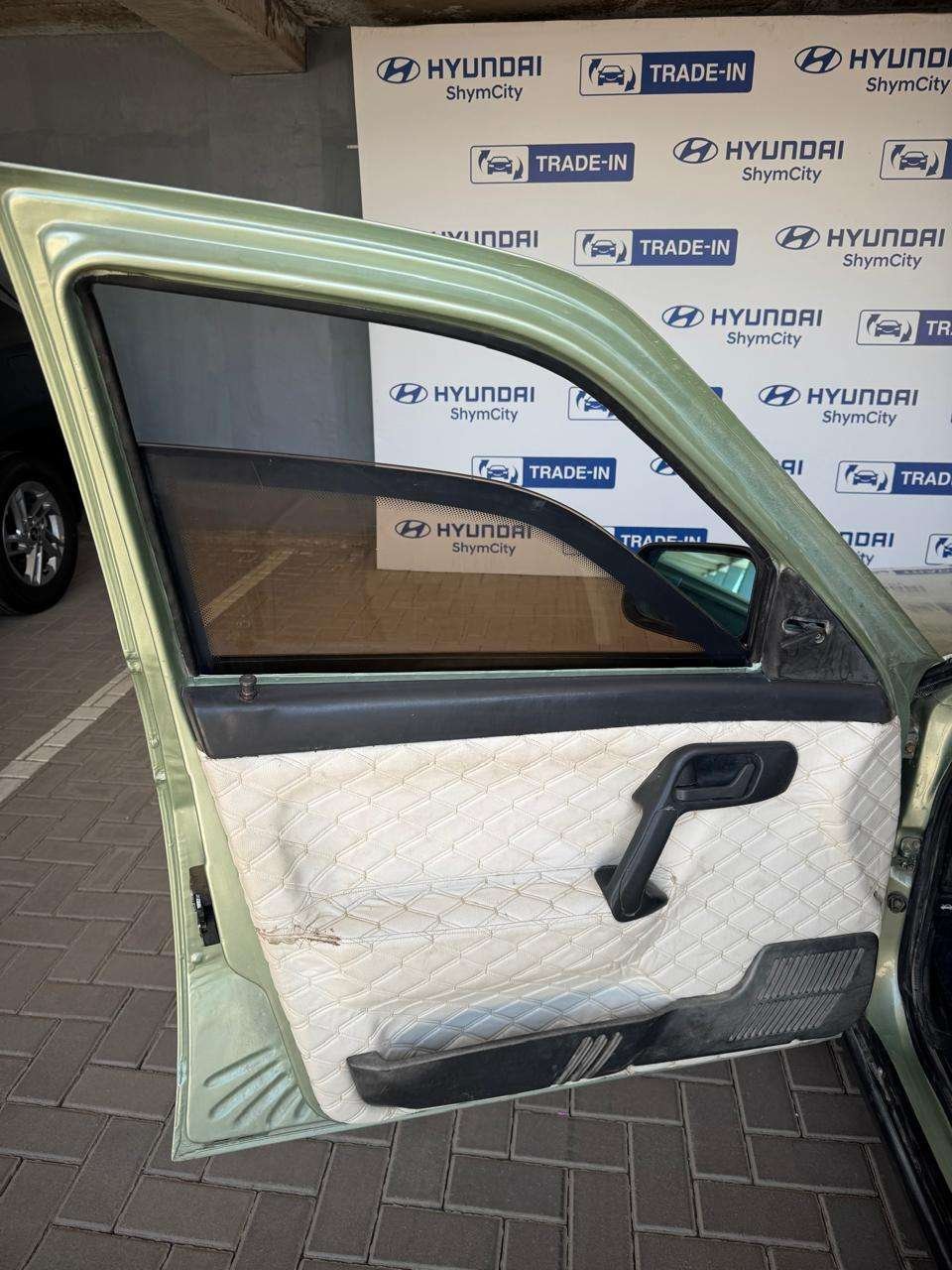 LADA 2111 2002