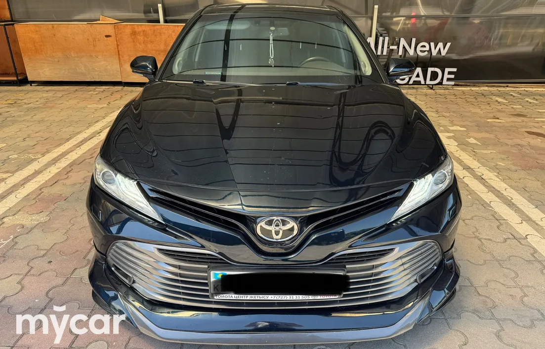 Toyota Camry 2019