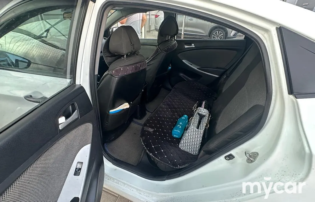 Hyundai Accent 2012
