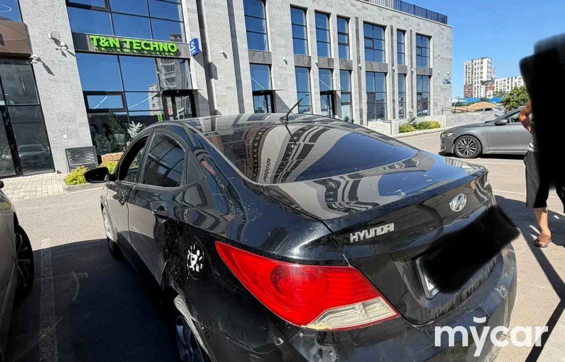 Hyundai Accent 2013
