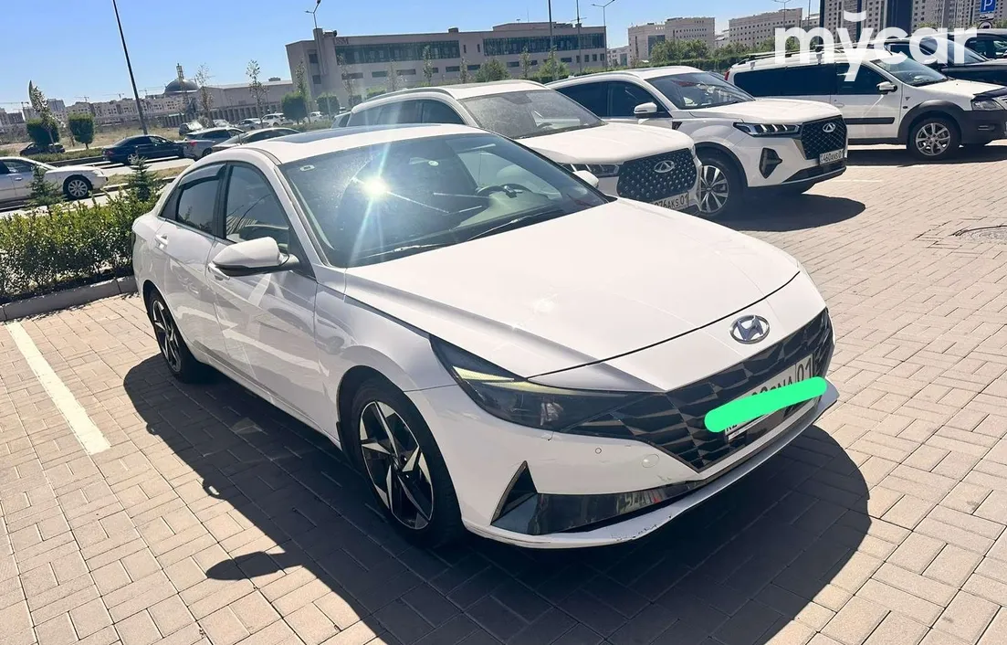 Hyundai Elantra 2023