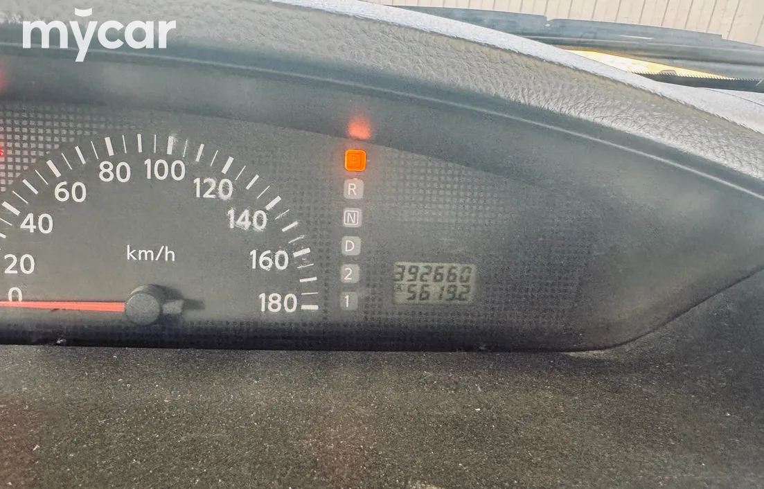 Nissan Presage 2004