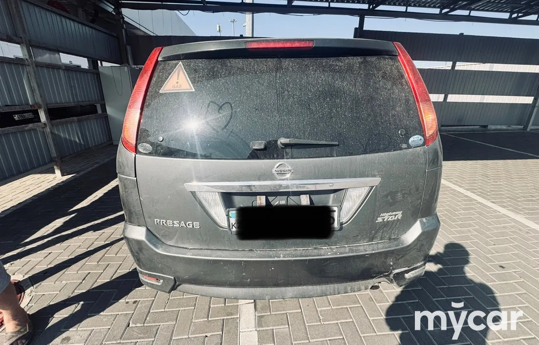 Nissan Presage 2004