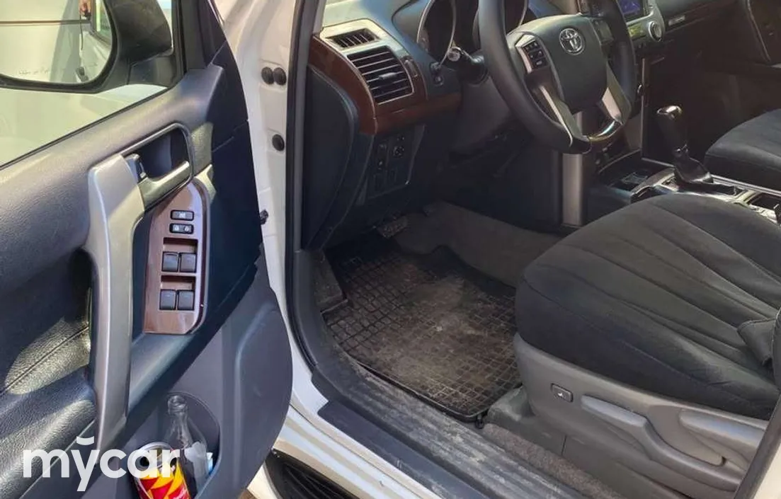 Toyota Land Cruiser Prado 2012