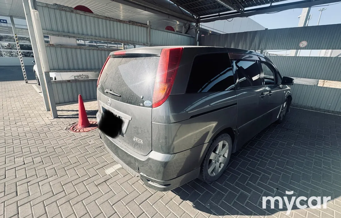 Nissan Presage 2004