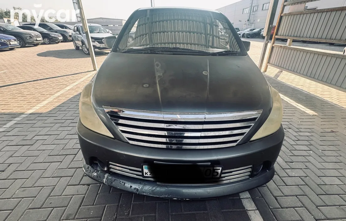 Nissan Presage 2004