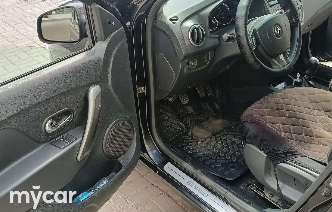 Renault Sandero 2015