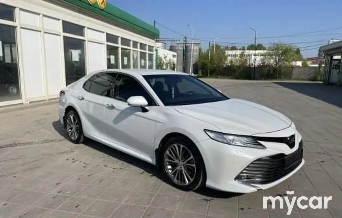 Toyota Camry 2019