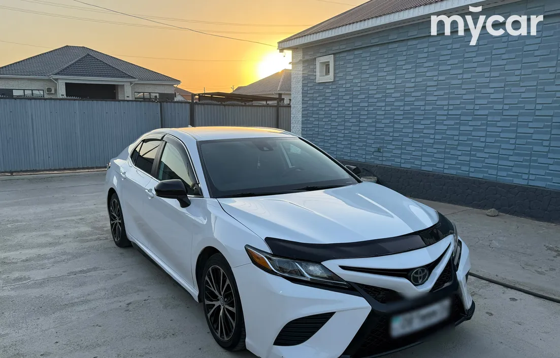 Toyota Camry 2019