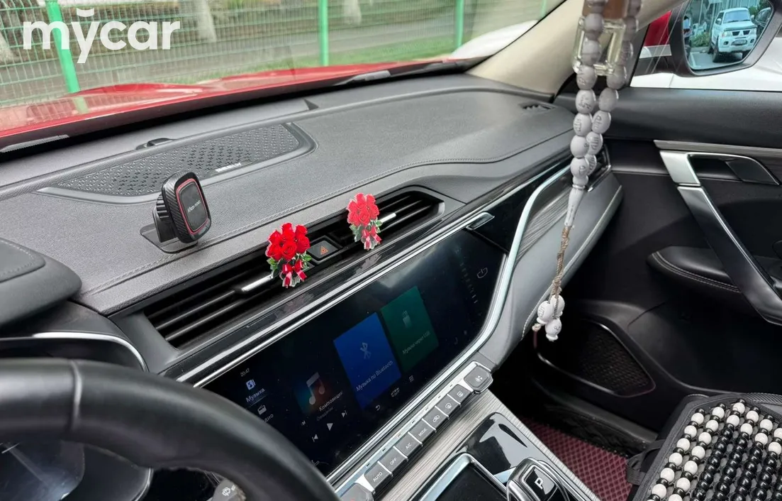 Geely Azkarra 2023
