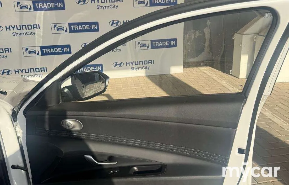 Hyundai Elantra 2024
