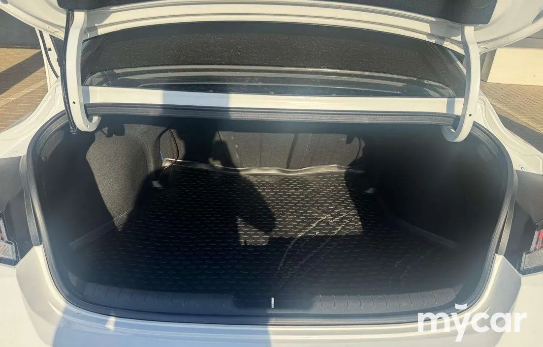 Hyundai Elantra 2024