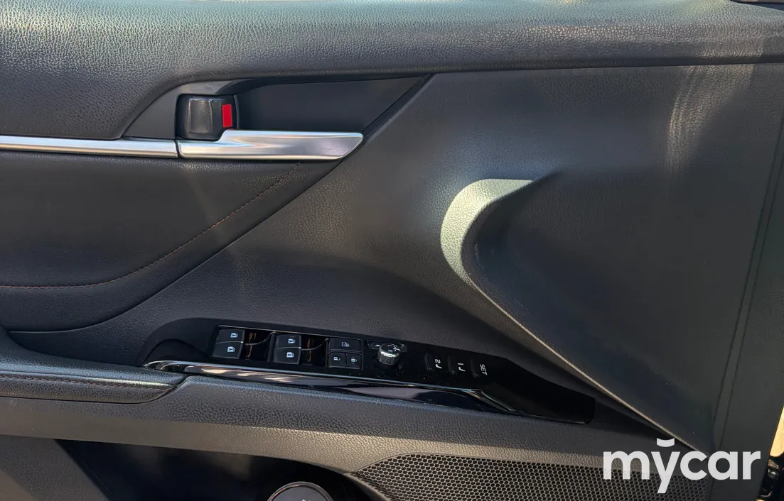 Toyota Camry 2019