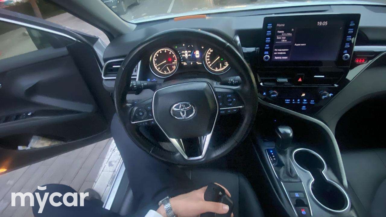 Toyota Camry 2023