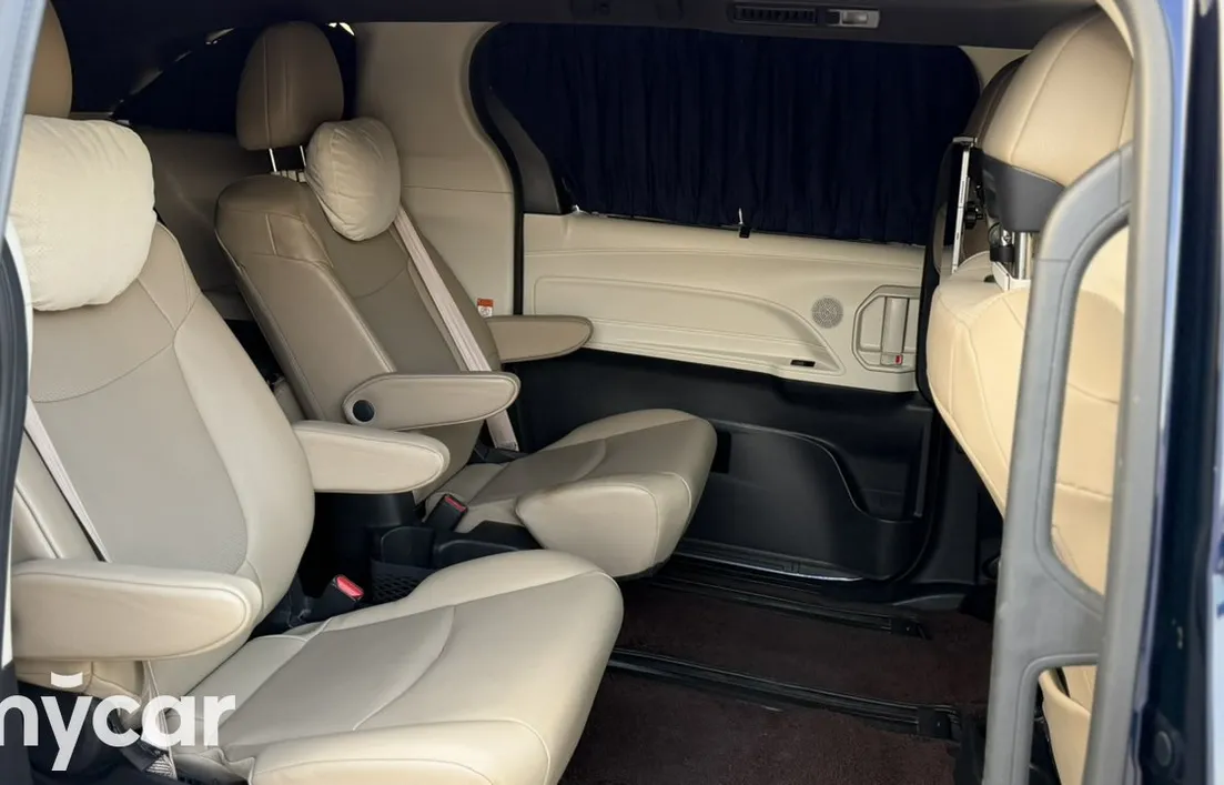 Toyota Sienna 2021