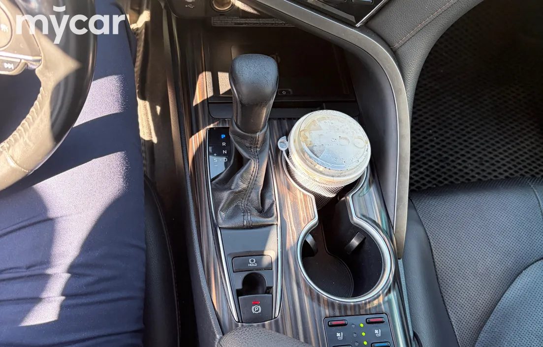 Toyota Camry 2019