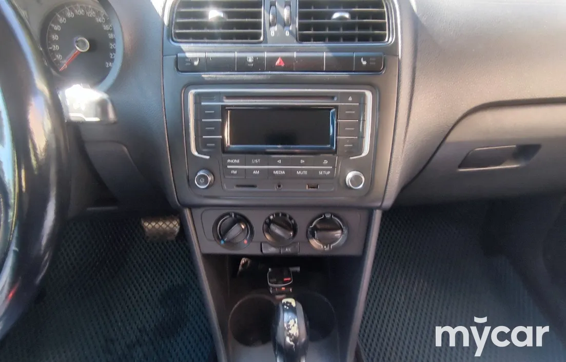 Volkswagen Polo 2015