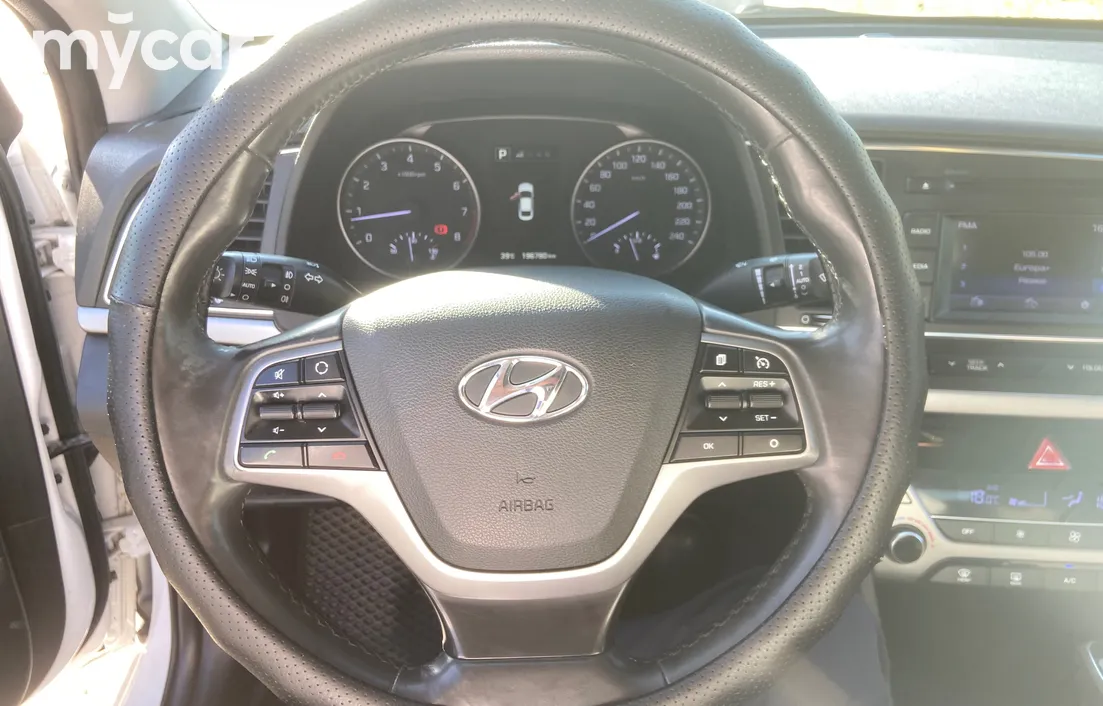 Hyundai Elantra 2017