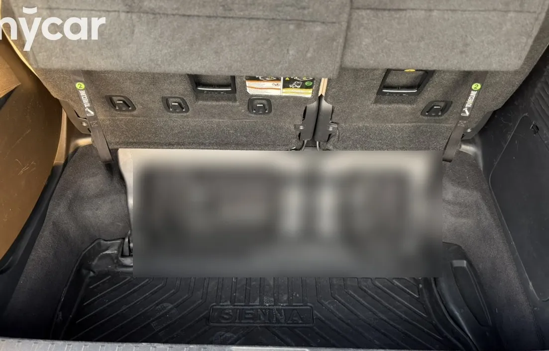 Toyota Sienna 2021