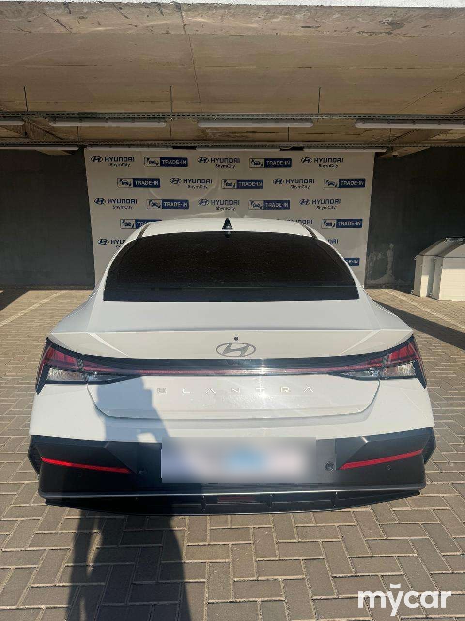 Hyundai Elantra 2024
