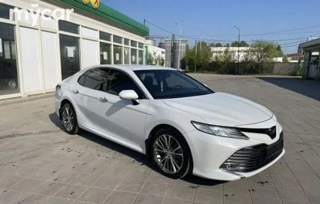 Toyota Camry 2019