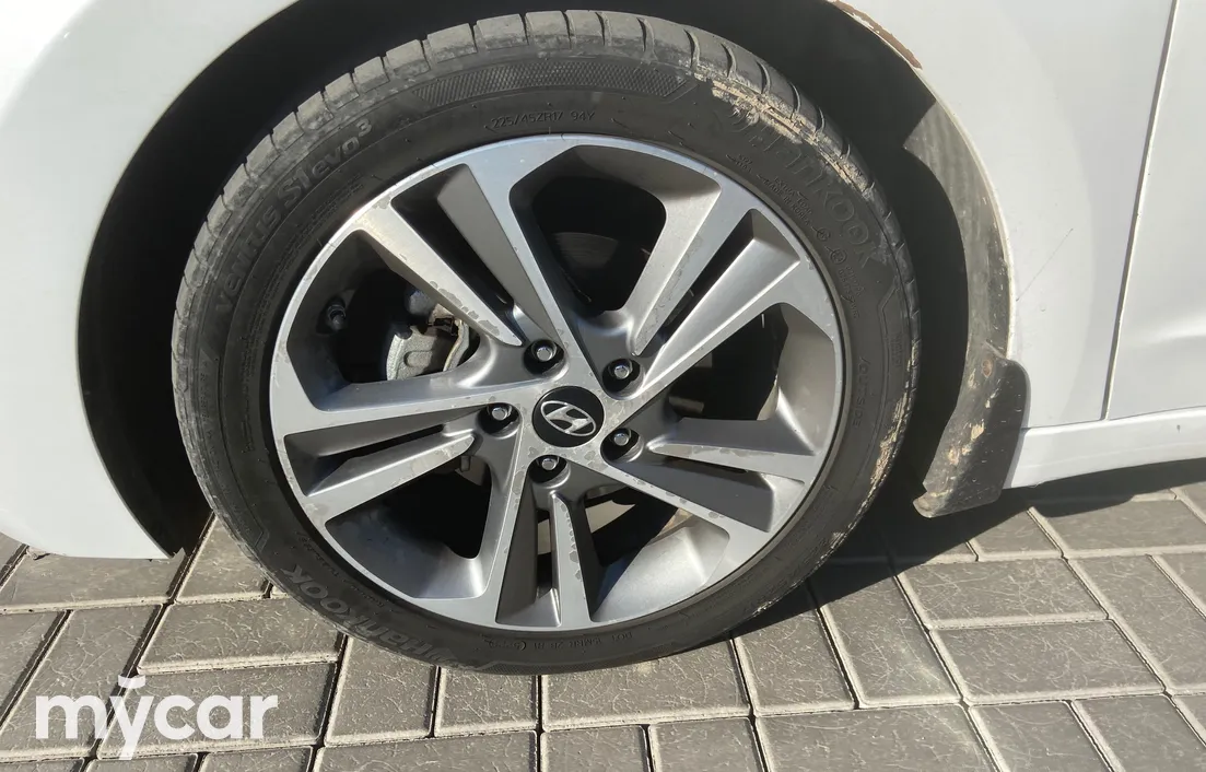 Hyundai Elantra 2017