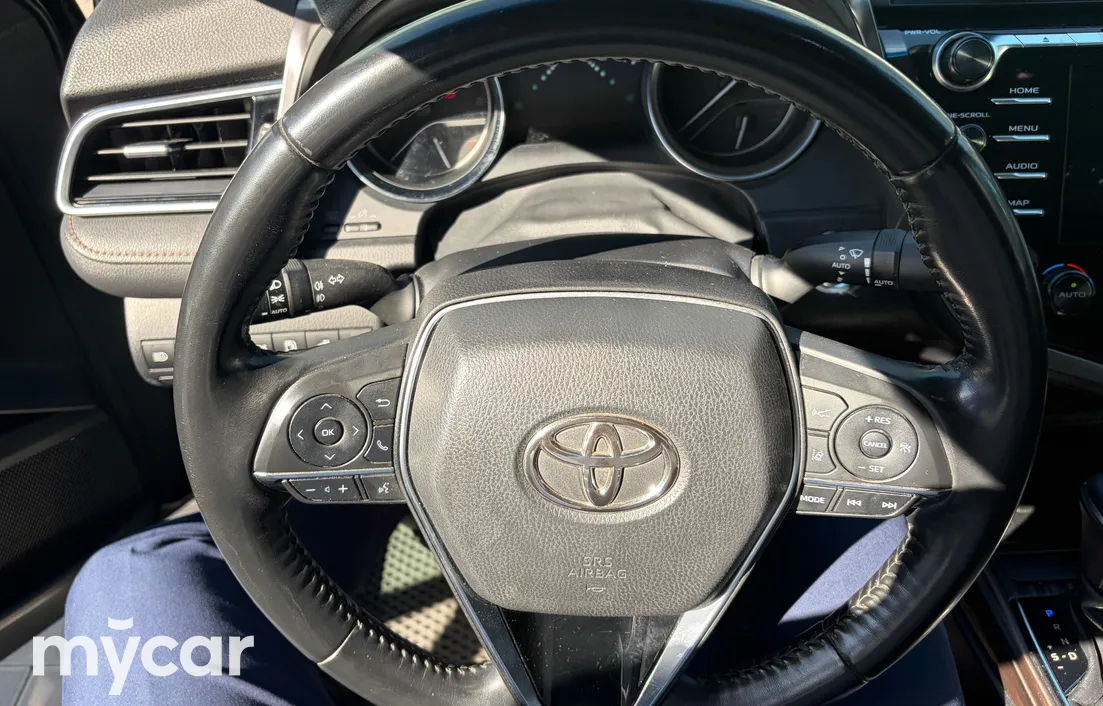 Toyota Camry 2019